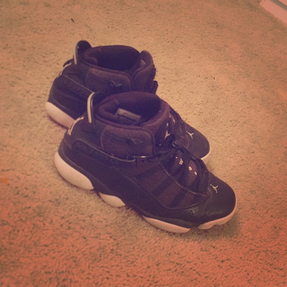 Jordan’s - Picture 1 of 4